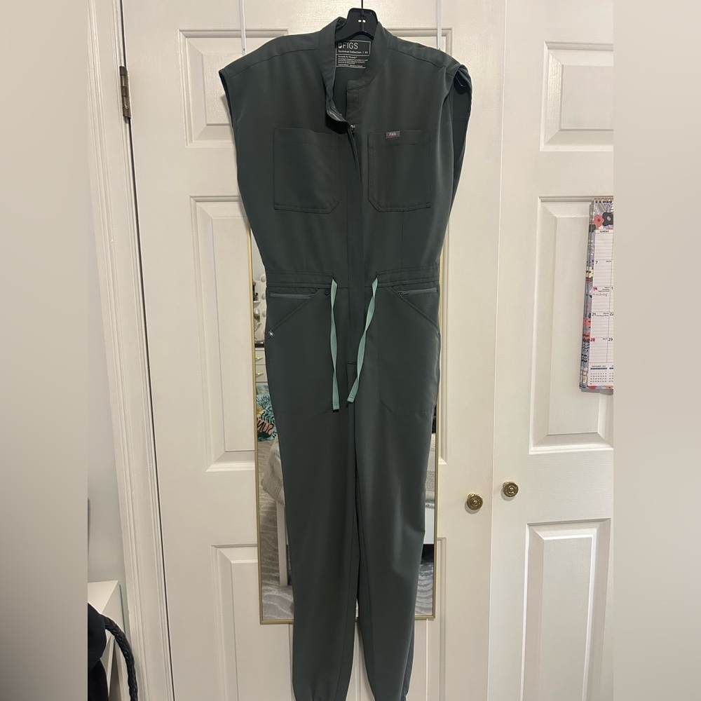 Figs Women’s Rafaela Jogger Bonsai Jumpsuit
